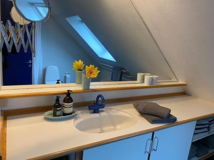 Skont Hus Pa Landet Taet Pa Billund Villa Give Exterior foto