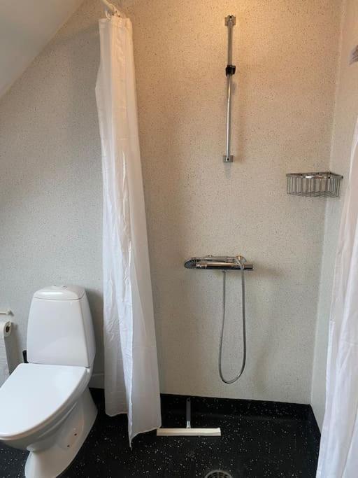 Skont Hus Pa Landet Taet Pa Billund Villa Give Exterior foto